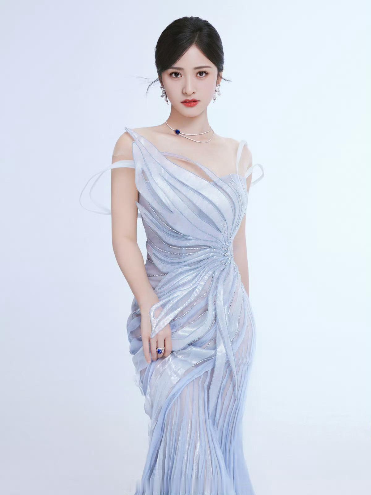 图出了再重看这里的回复感觉更搞笑了 沈月：“是真的啊[收到]”有一种干完活却白干
