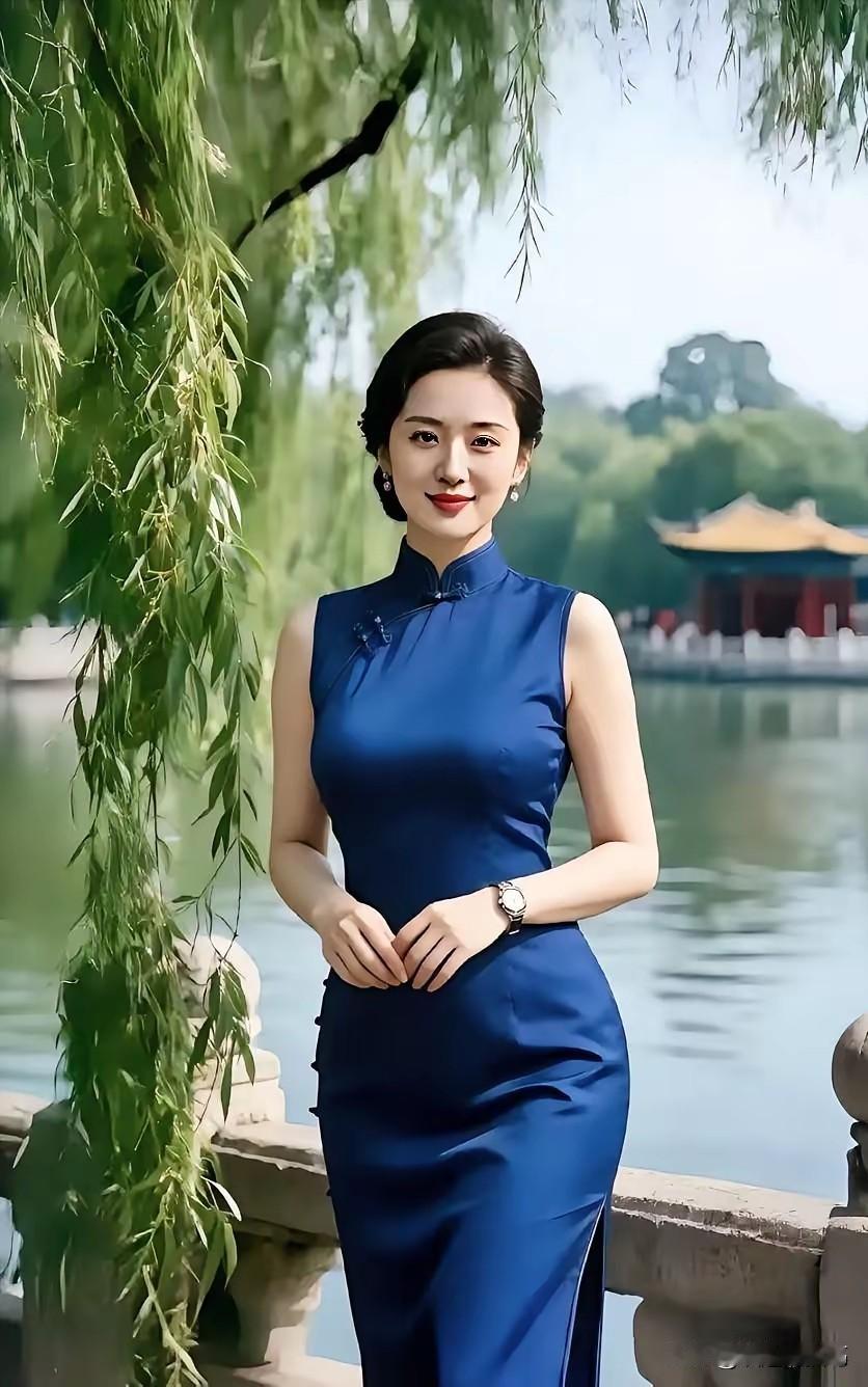 《心念一生》

文/范圣嘉
 
珍藏一份相逢，
静守一程情浓。
默记一纸清词，