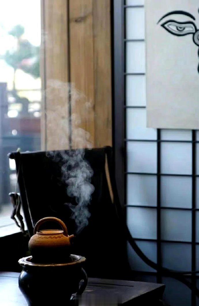未成定局的事就不要搞得人尽皆知了减少没有必要的倾诉和表达欲沉着下来面对和坚持自己