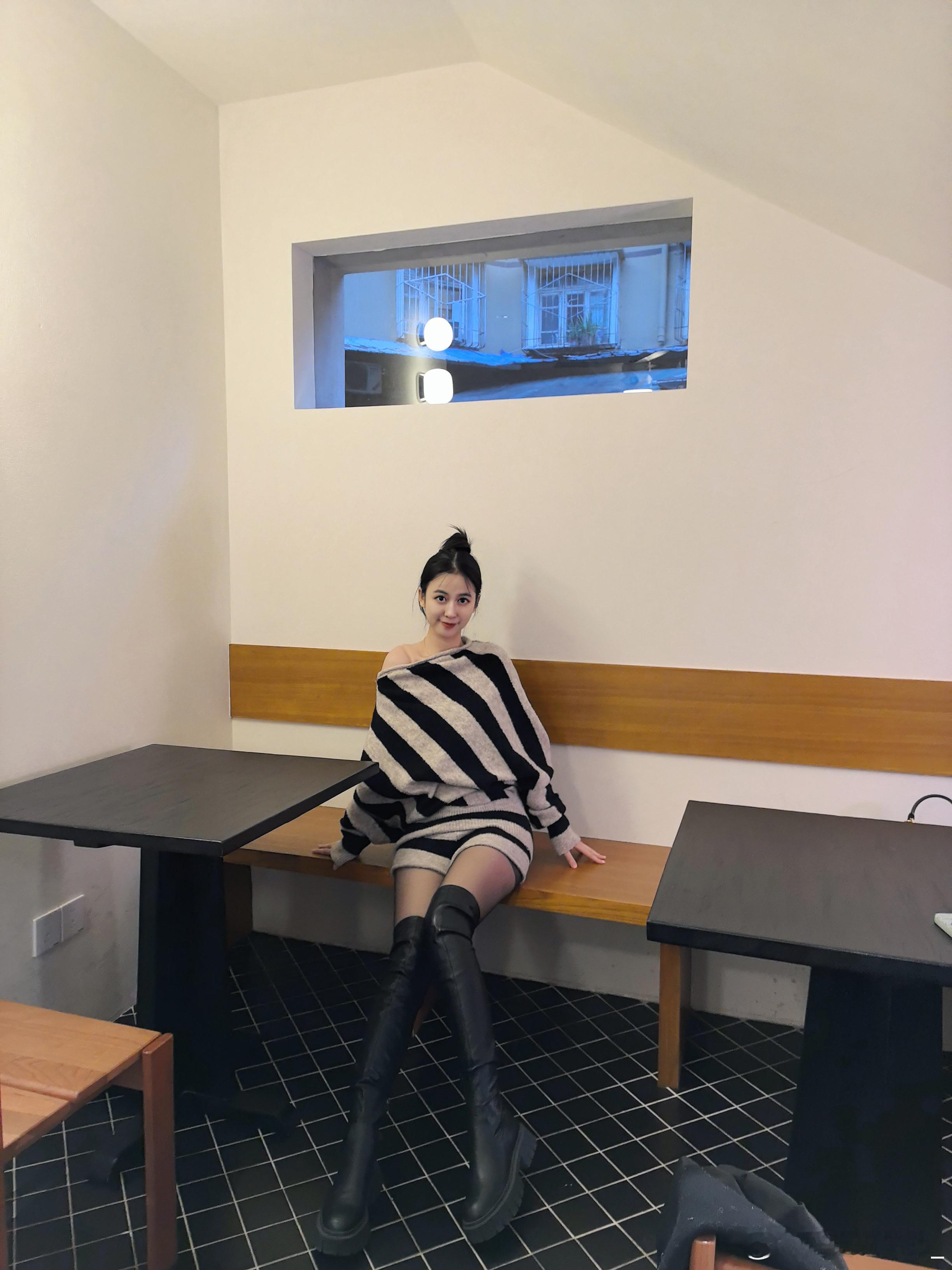 今天是条纹女孩🎹  