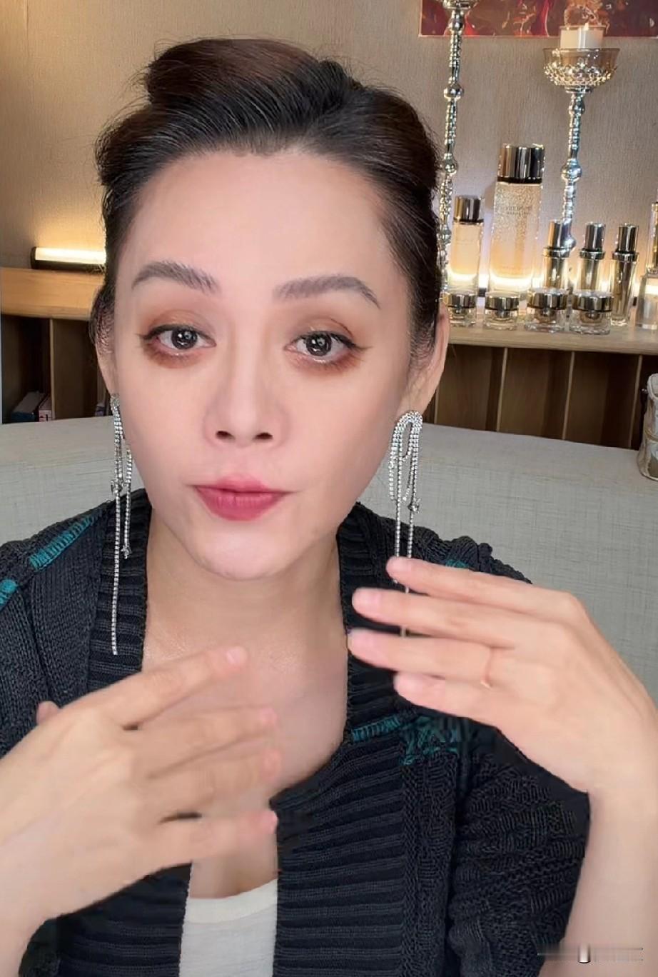 宁静，有一双会说话的大眼睛，这才叫天生丽质！永远十八岁！