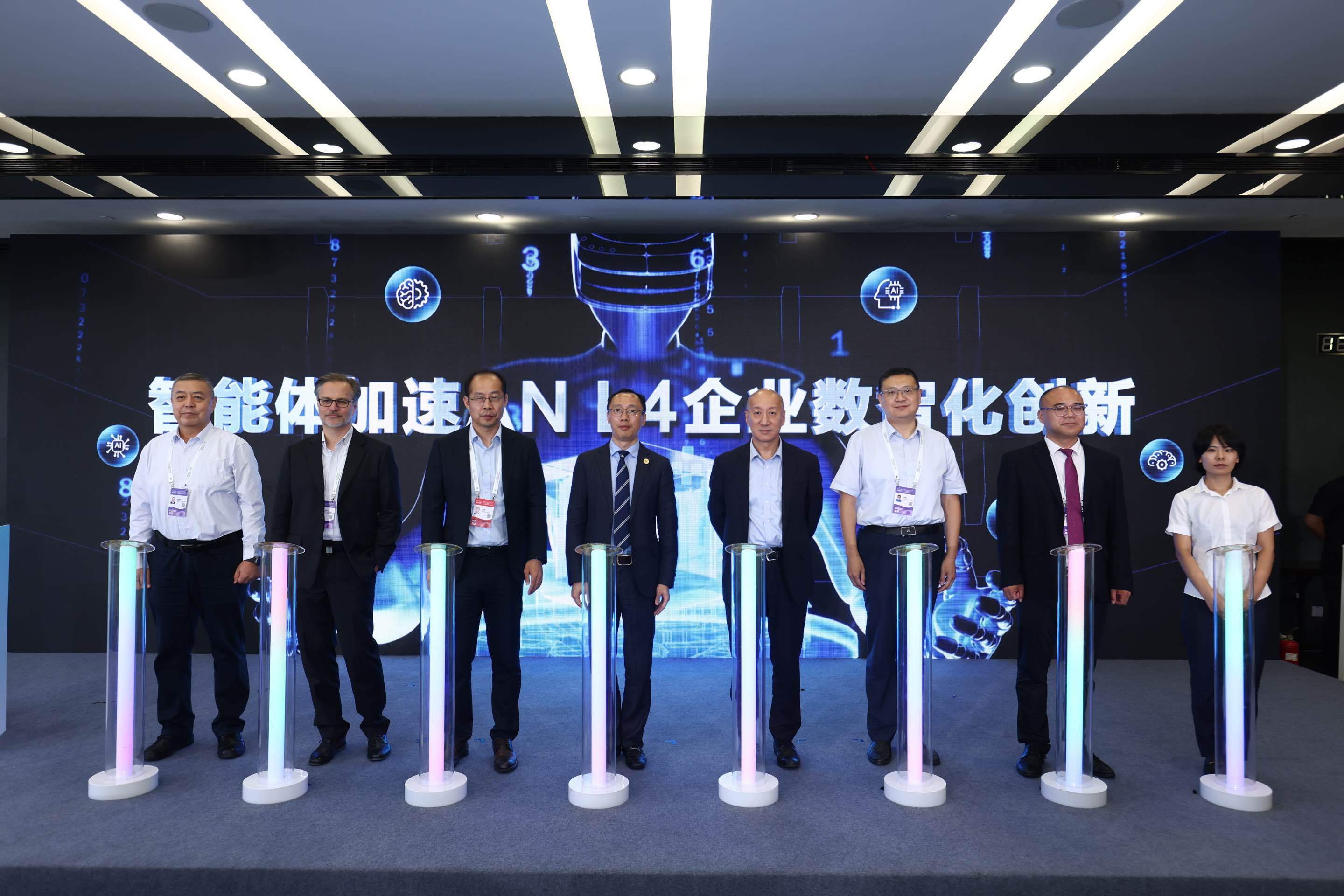 华为NCE-数据通信领域总裁王辉：AI落地应用的新阶段