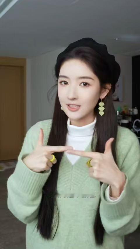 王玉雯 这把冲刘亦菲来的 原来女明星也爱低调的科技感！刷到王玉雯分享的提车日常，