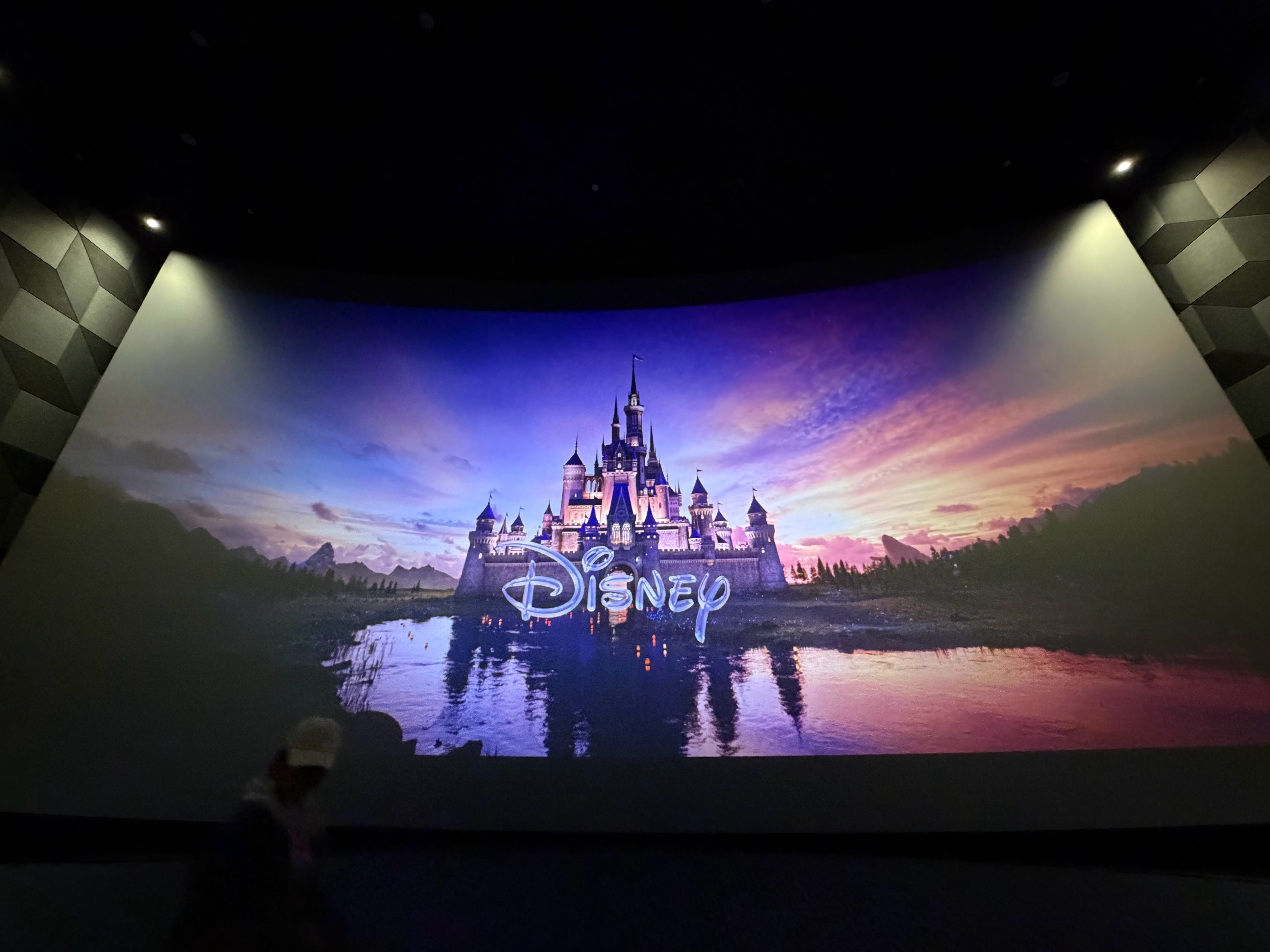 哈哈哈哈哈，反正你法务部也去不了俄罗斯你能拿他们怎么办？谴责吗？