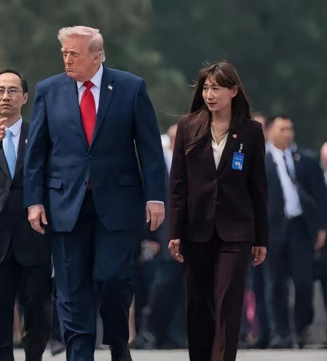 特朗普访华解读特朗普在双边会谈开场便直白交底，坦言此次访华是当下美国国内的关注焦