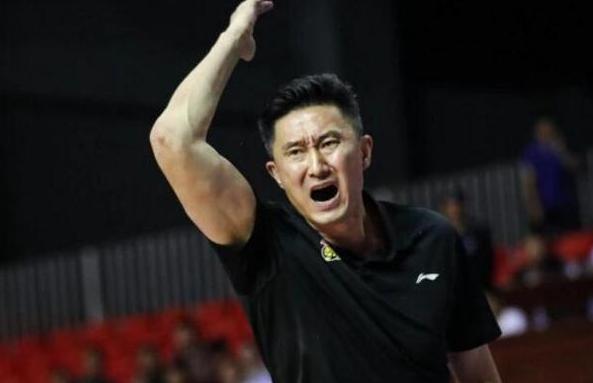 十一冠王广东宏远这回可是真的要变天了！
 
2026年8月底，随着杜锋指导正式卸