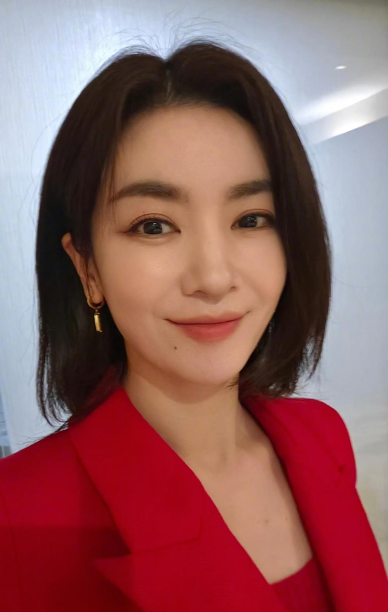 最经典的还珠格格是李晟的版本。