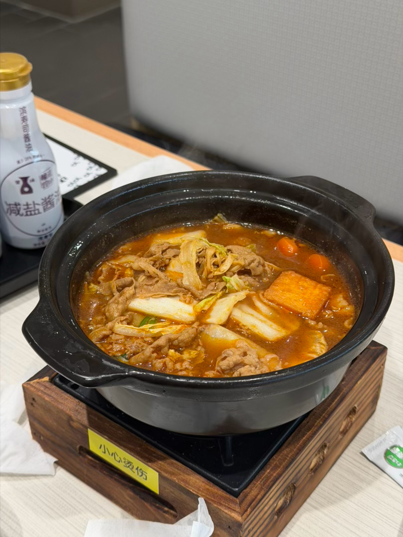这届年轻人减肥现状本来想减肥的，结果被叫来吃滨寿司，减肥计划泡汤王珍美胃