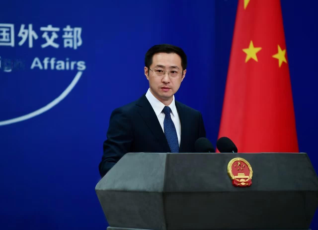 英伟达天塌了！黄仁勋没想到中国居然把事情做的这么绝。

面对英伟达公司对于中国的