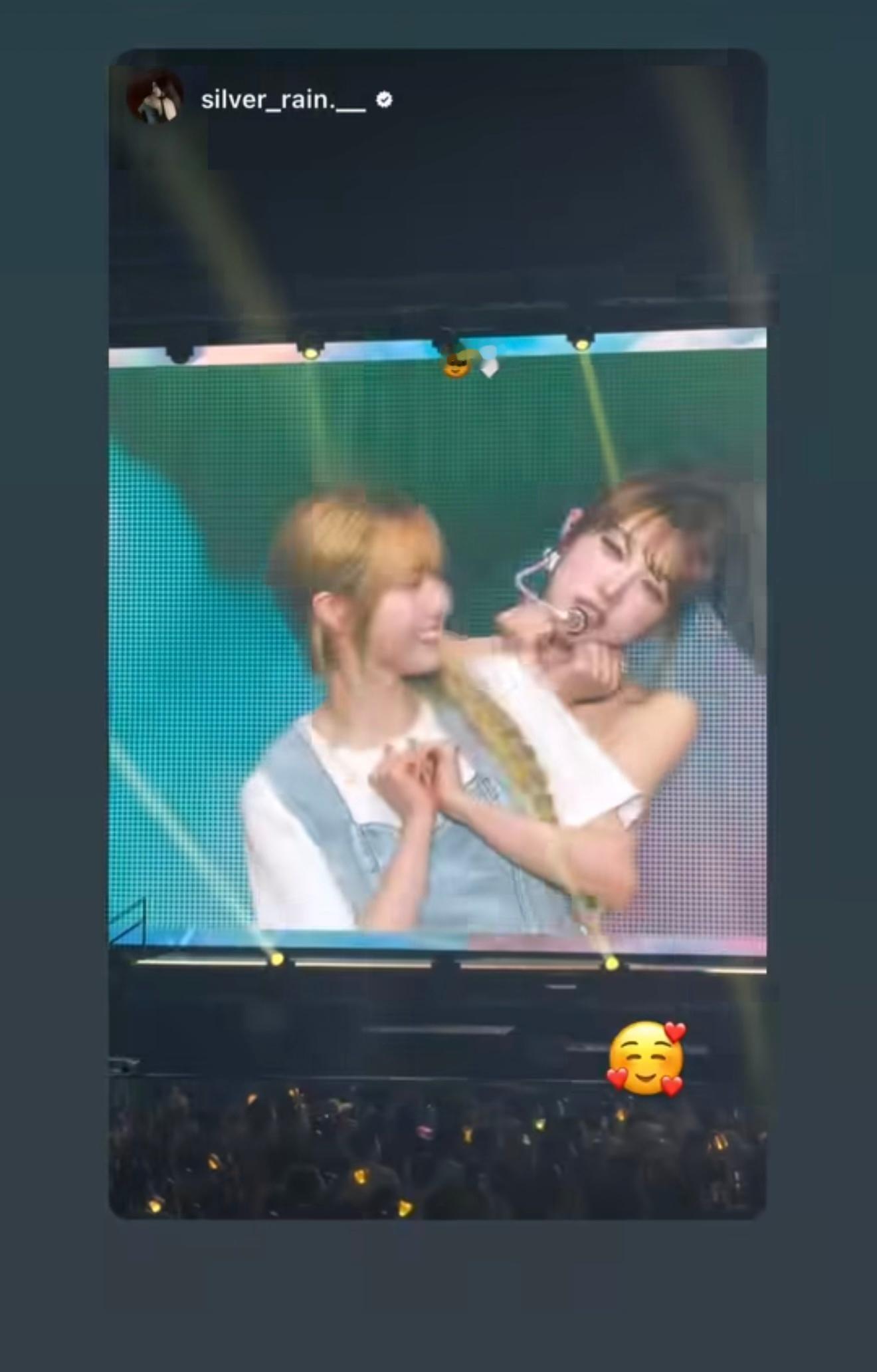 IZONE  仁美ins快拍：公主殿下👸🩷：不是超级可爱嘛：我：我真的超级超