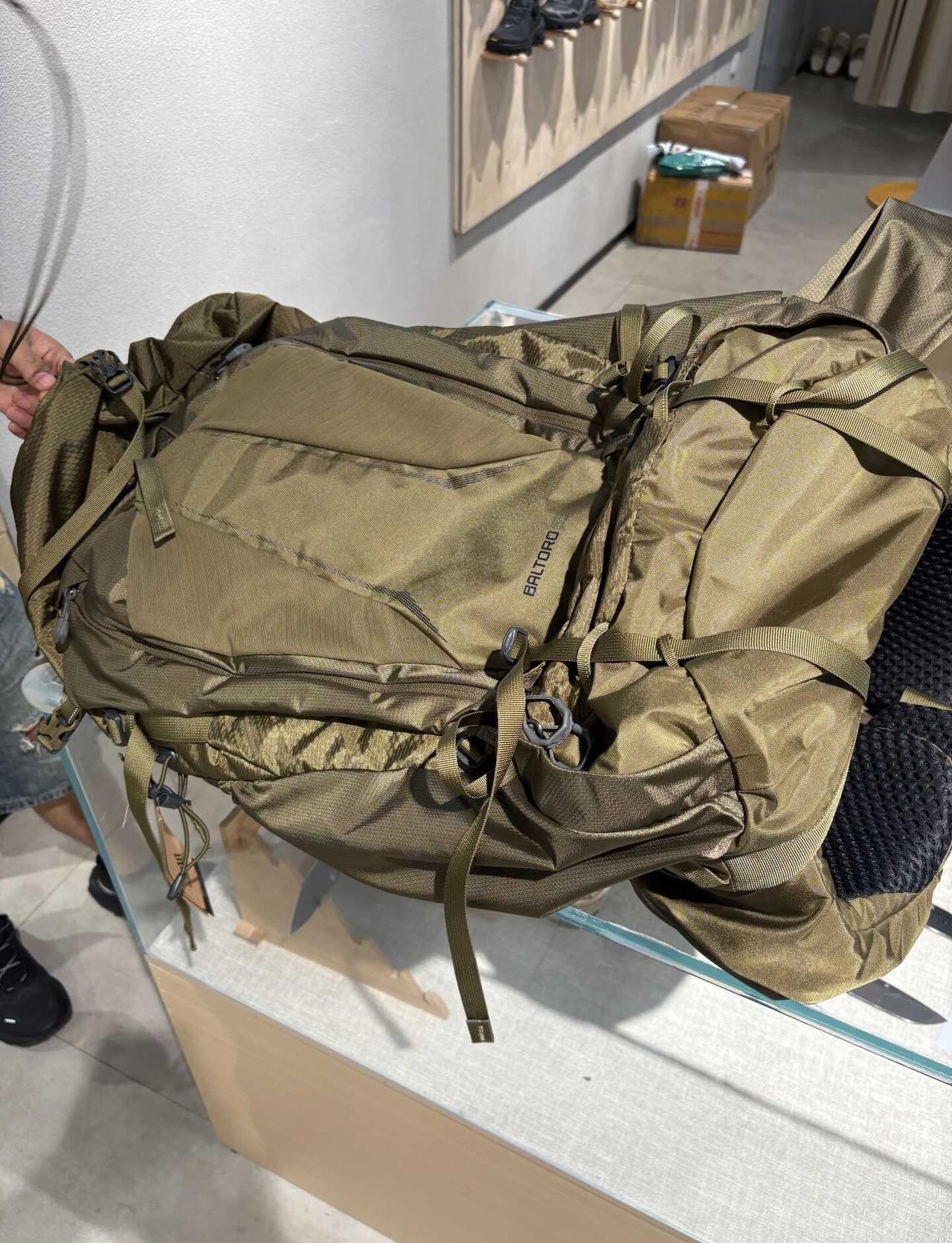 山一样的…安全感？
在西安
找到了梦想中的户外店
选到了心议的背包
山时纪值得期
