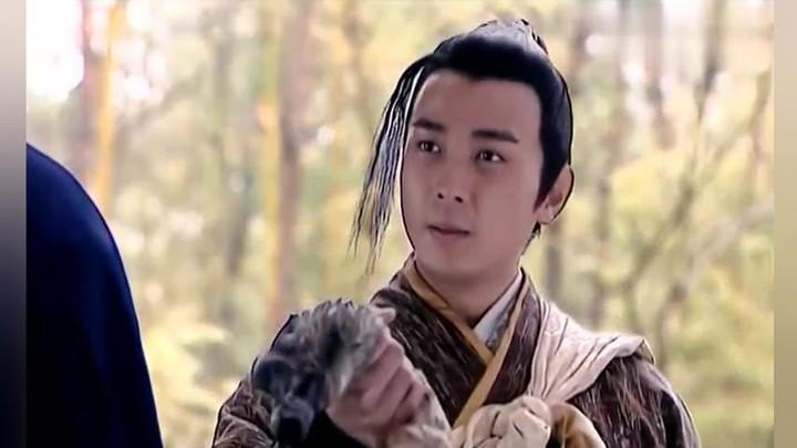 公元662年，天山脚下，一个五十岁的唐朝将军，用三支箭，击溃了十余万人。 
 
