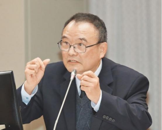 台北故宫院长萧宗煌叫嚣，“故宫文物是在“中华民国”执政时带来到台湾的，属于“中华