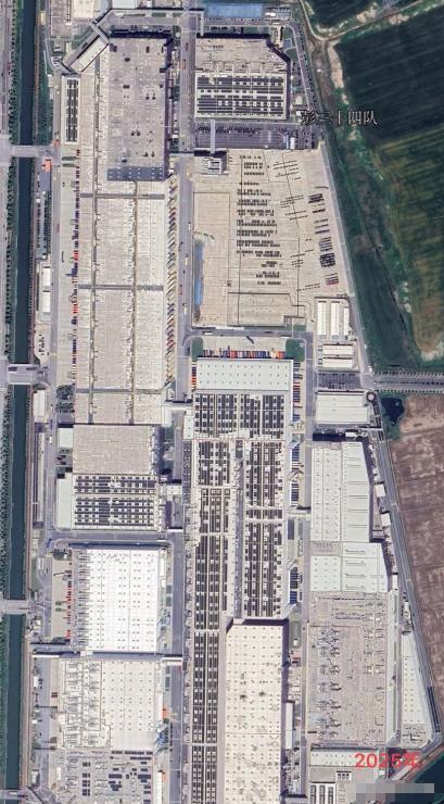 上海1290亩农田换千亿产业！特斯拉工厂这笔“买卖”，十年后才懂有多值
 
上海