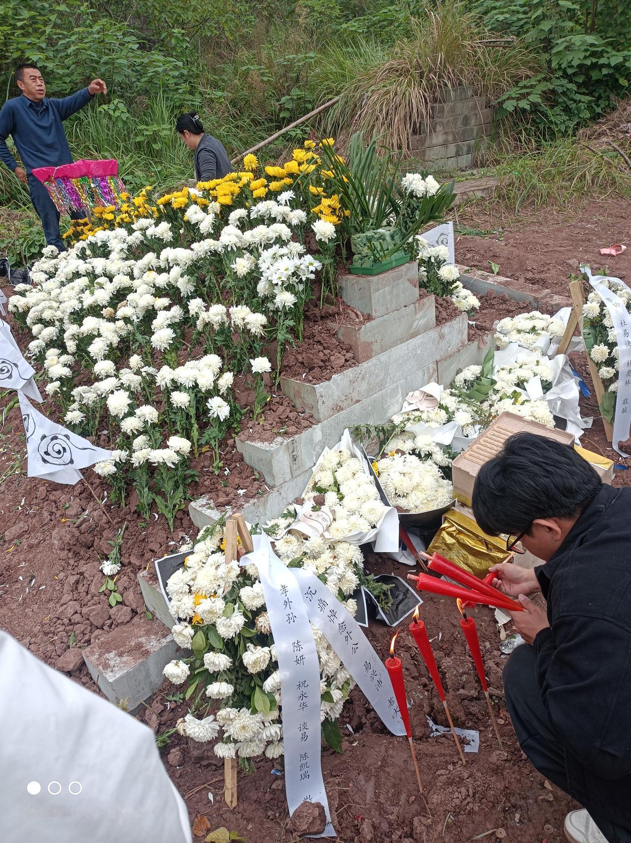 宁波ICON，百岁老人去世后，子女们在家中发现了一封8年前写下的“遗书”，里面特