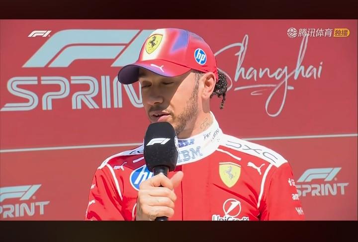 上海站是汉密尔顿的福地，时隔一年，终于在上领奖台，每年的上海站都精彩纷呈，希望明