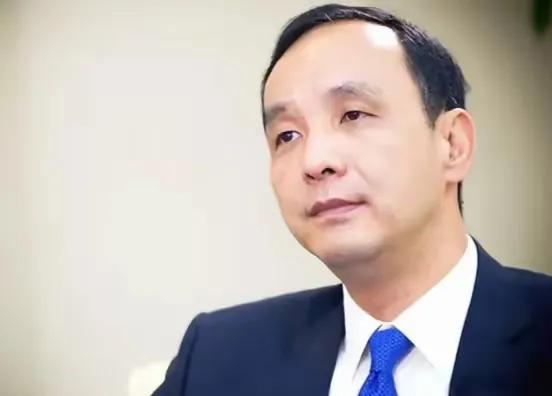 国民党前主席朱立伦人称“政治精算师”，喜欢装深沉，自我高深莫测，其实能力就是一般