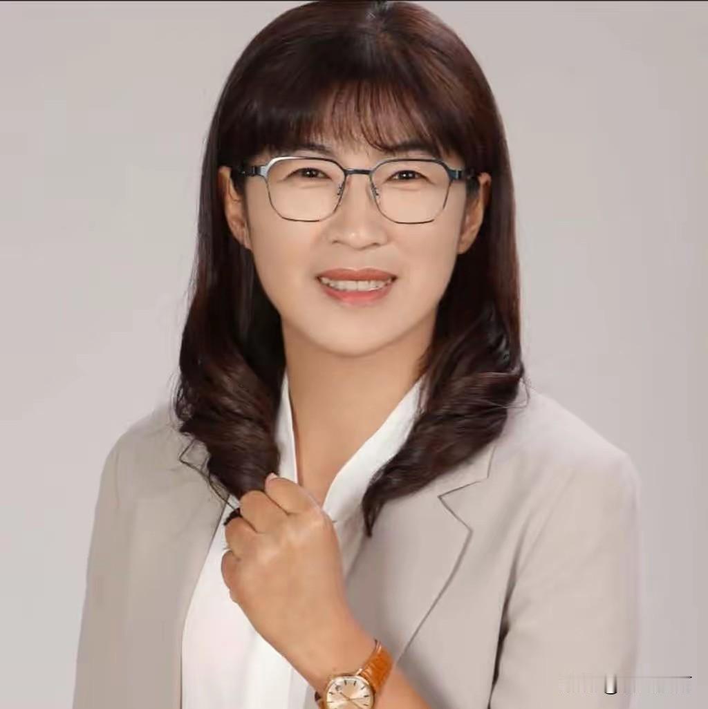 突发：民进党参选人邱凤英猝死
民进党籍花莲县新城乡第一选区乡民代表参选人邱凤英，
