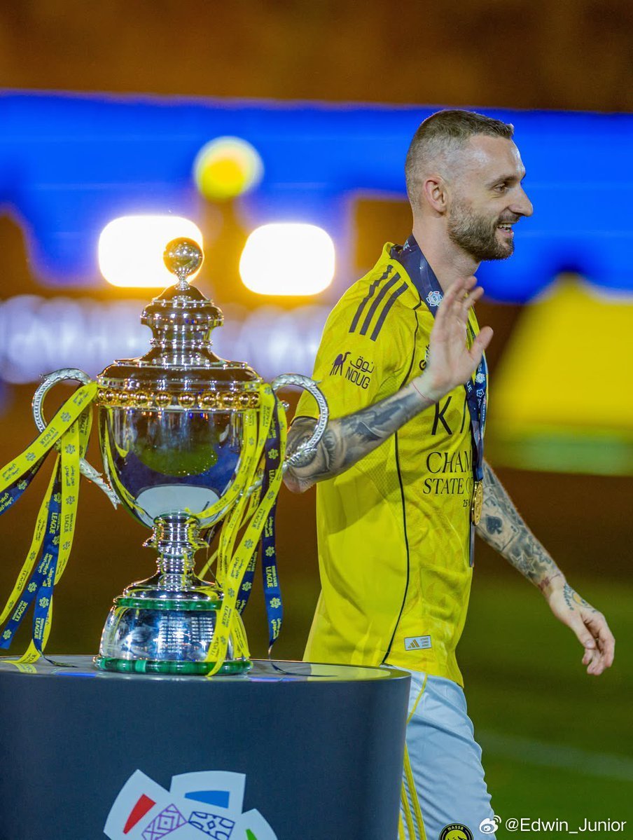 足球EJSPORTS[超话]  DONEMarcelo Brozović与卡塔尔