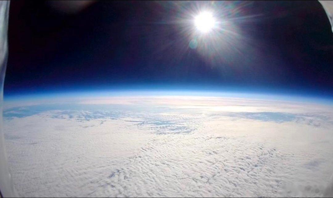 今天是人类第一次看见蓝色地球🌏纪念日。95年前的今天，瑞士物理学家奥古斯特·皮