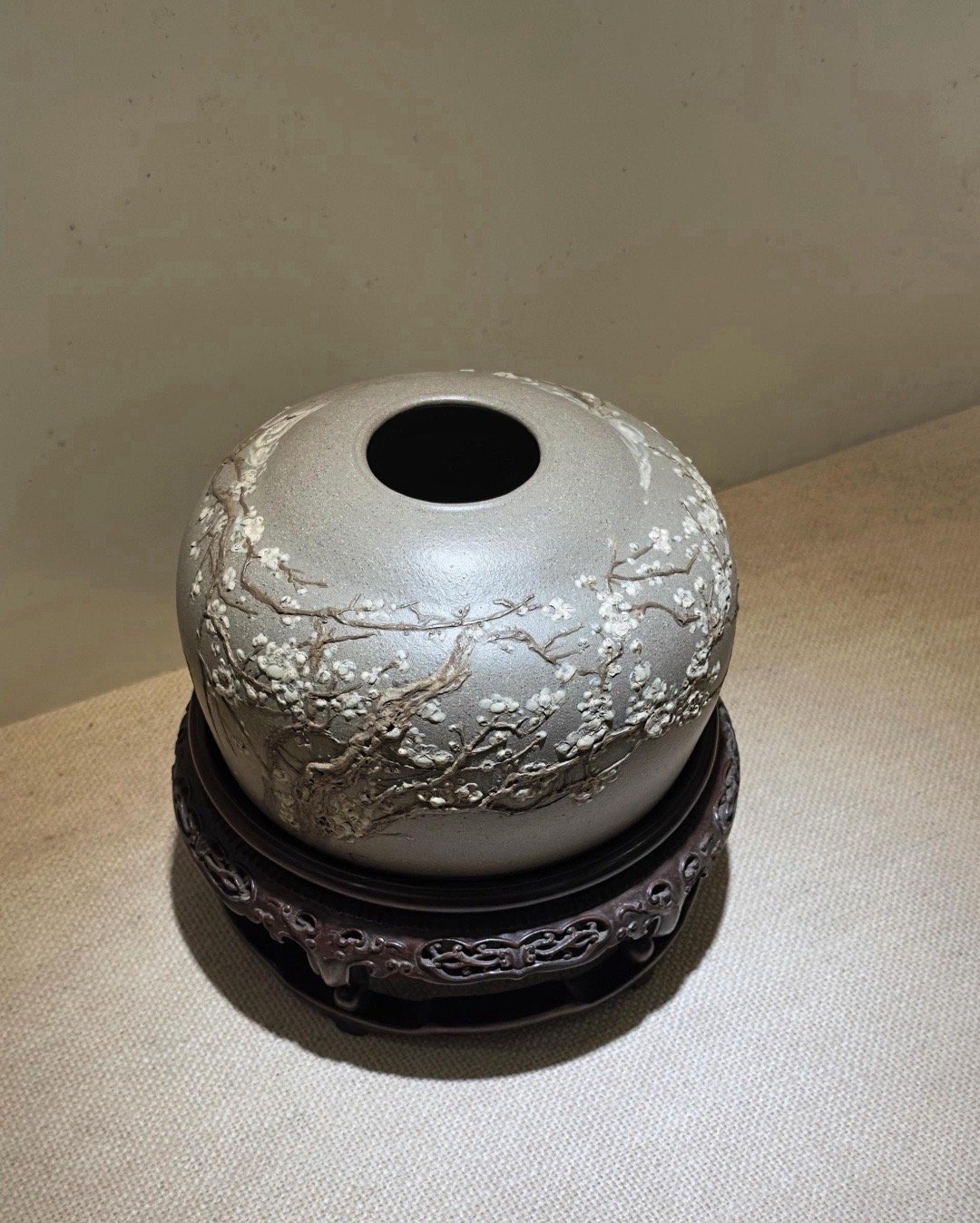 我建议还是保守点，纳指下午要杀溢价率跌0.5再买回来，明天做踢。小赌怡情吧？ ​