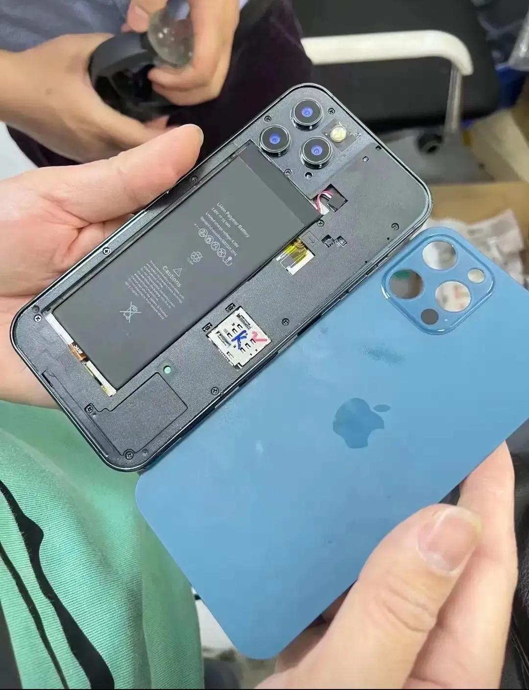 这个苹果12Promax，你猜是在哪买的？火车站，小黄鱼？