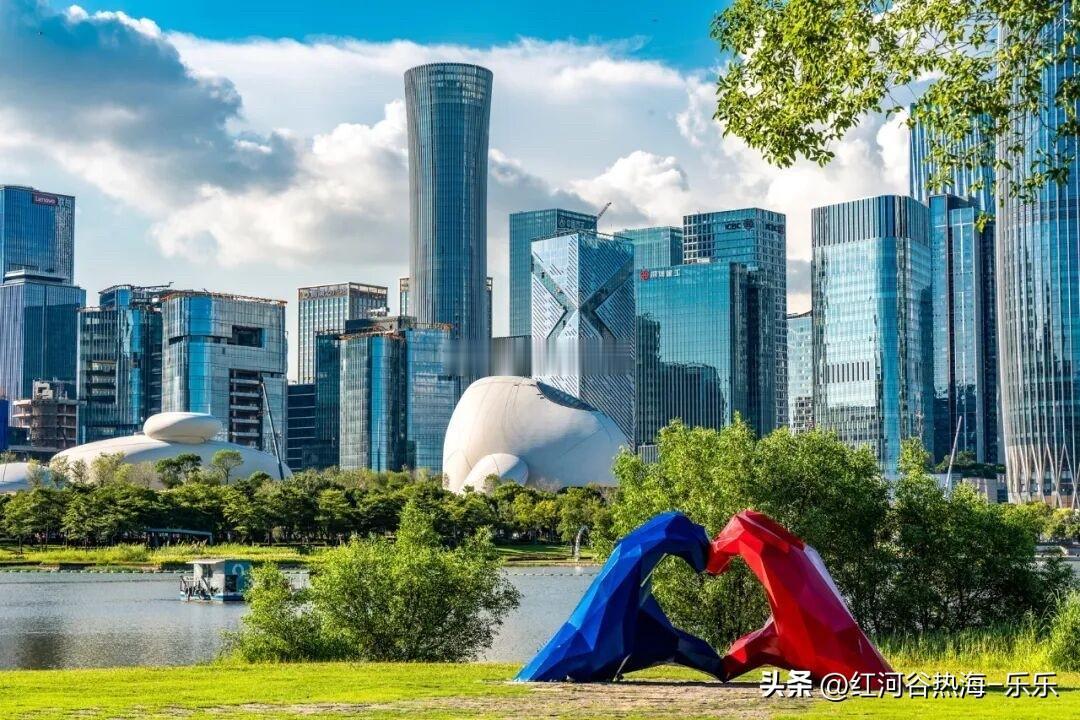 现在的深圳楼市，从资产角度出发，买房只有两个选项：要么买能涨的成长型资产，要么买