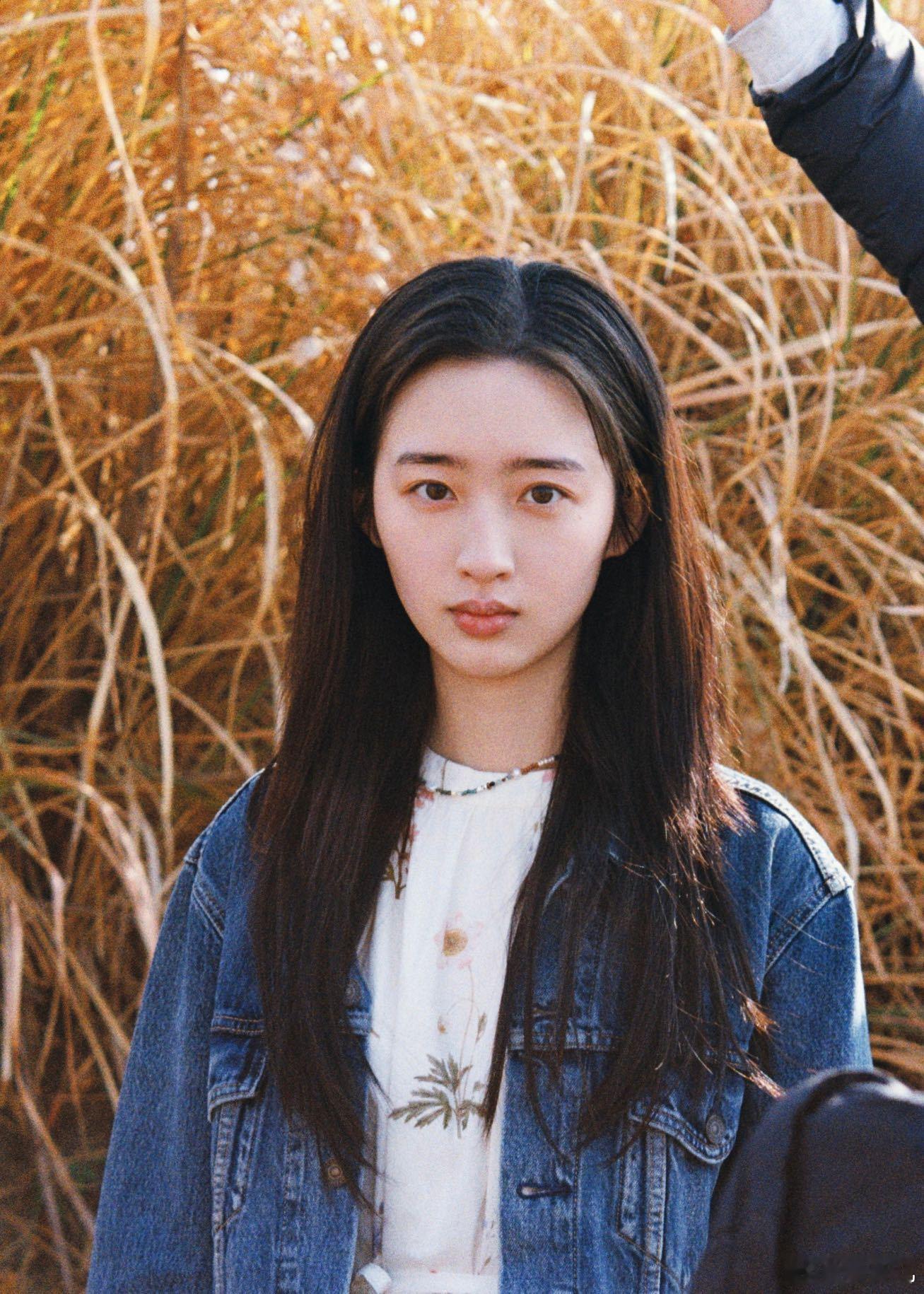 邓恩熙回应制片人评价 所谓老天爷赏饭吃，大概就是邓恩熙这样吧。把个人经历化作角色