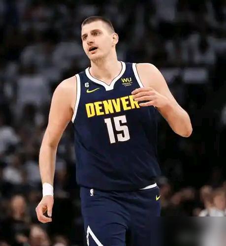 刚3-0横扫森林狼，湖人掘金却拼着输球抢着当老四？
本赛季湖人三战血虐森林狼，