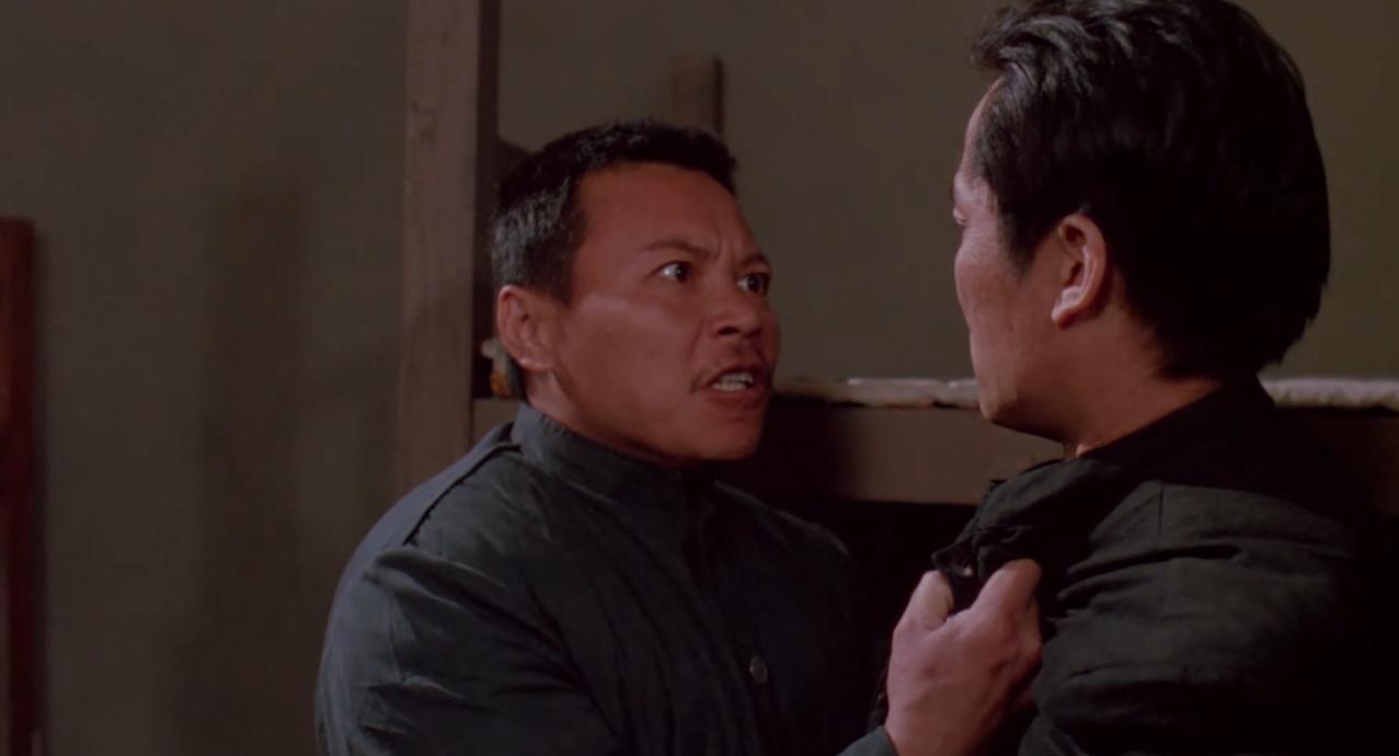 电影《决战之后》的样片出之后，有关部门的领导和沈醉前来观看。
    当看到蒙哥