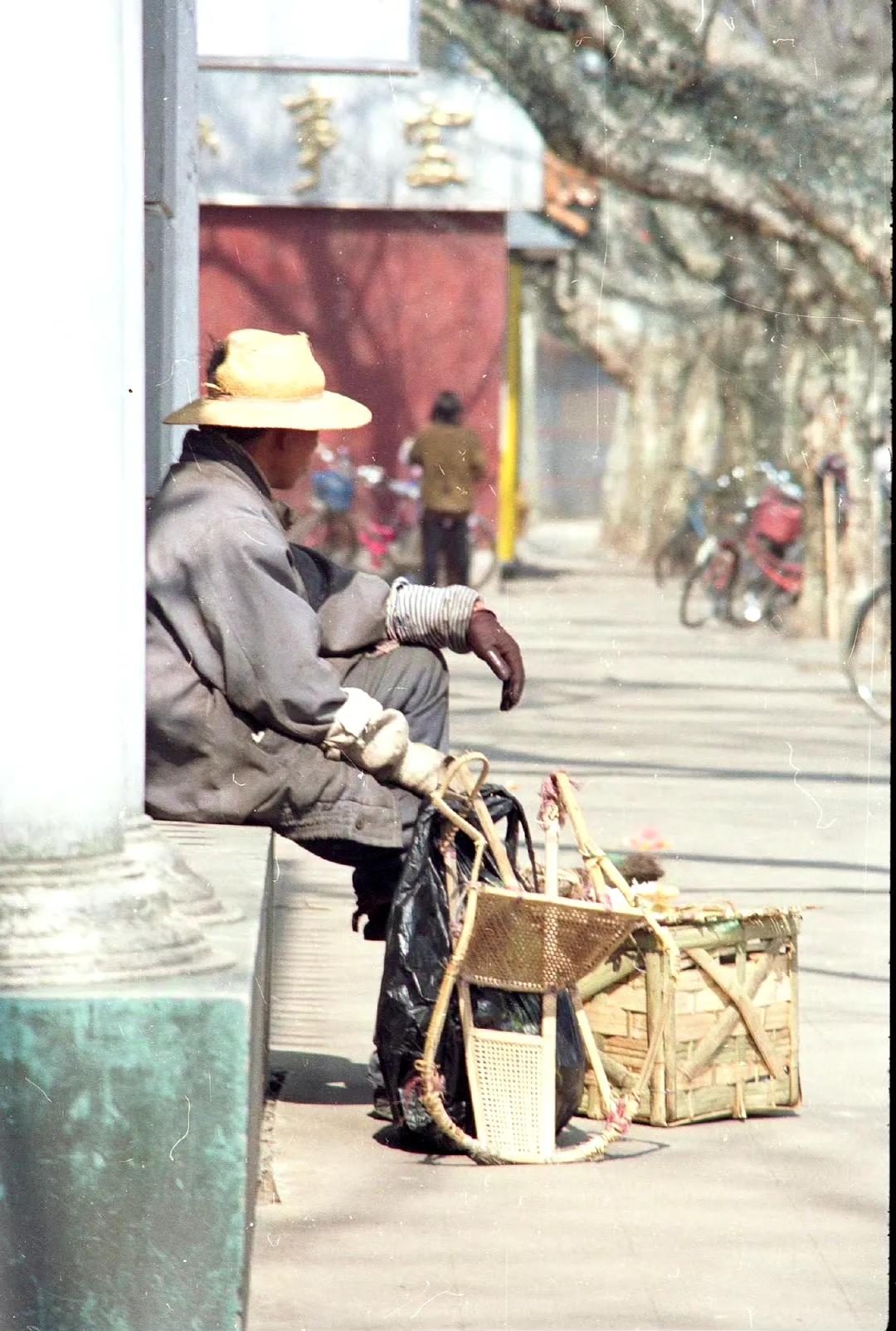 拾荒者，杭州，1991年摄。 ​​​