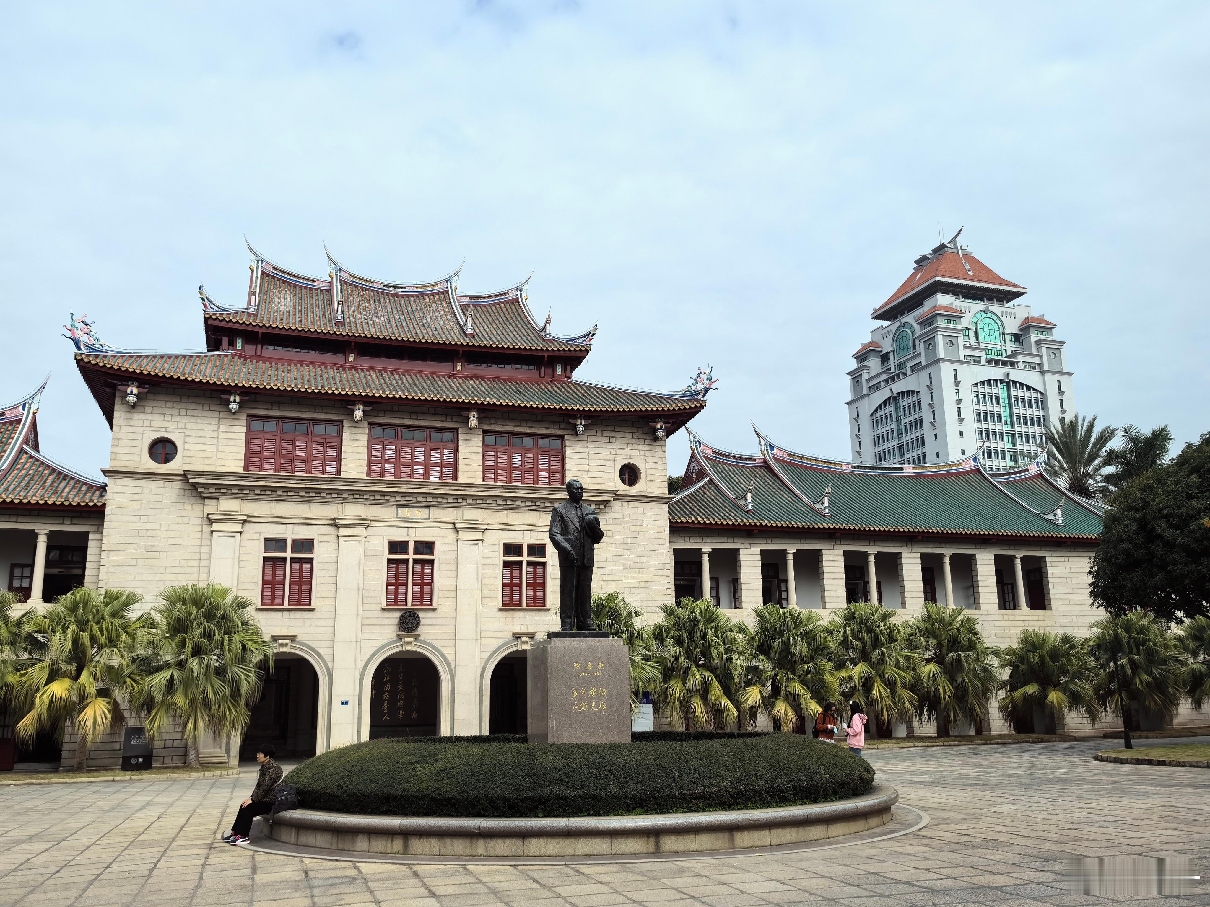 这几天是真的忙，一个点拍完去下一个点，但是好在忙完一天后都能挤出一些时间跟同事一