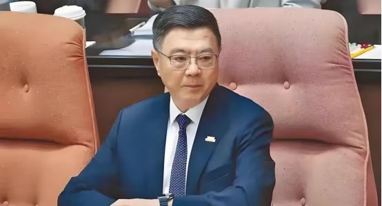 没想到，美伊正打的不可开交，台当局先慌了！
 
2026年2月底，美伊突然爆发激