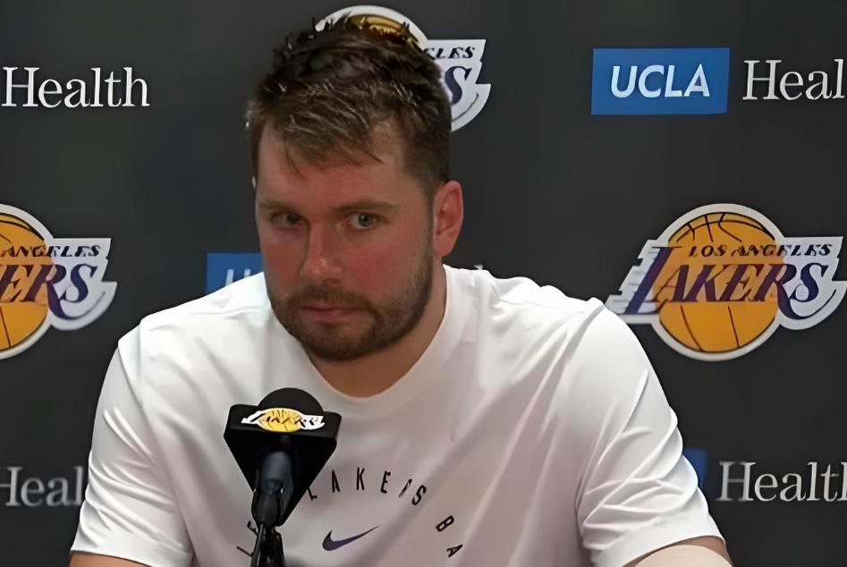 确定了，湖人上诉了，东契奇赛后也紧急道歉，湖人连胜还有戏
今天第三节裁判吹了东契