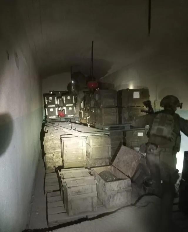 有消息称，以色列军队在黎南清真寺附近，地下29米发现了黎巴嫩真主党地下基地！打仗