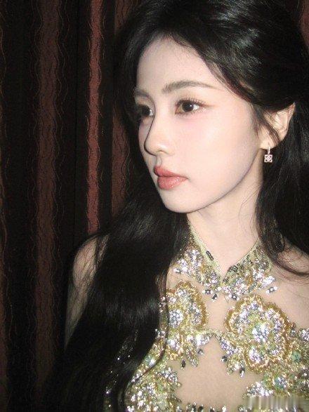 白鹿在线等一个江苏人 哈哈哈哈真的被这一波的散装江苏人给笑死了，我们的白鹿也是有