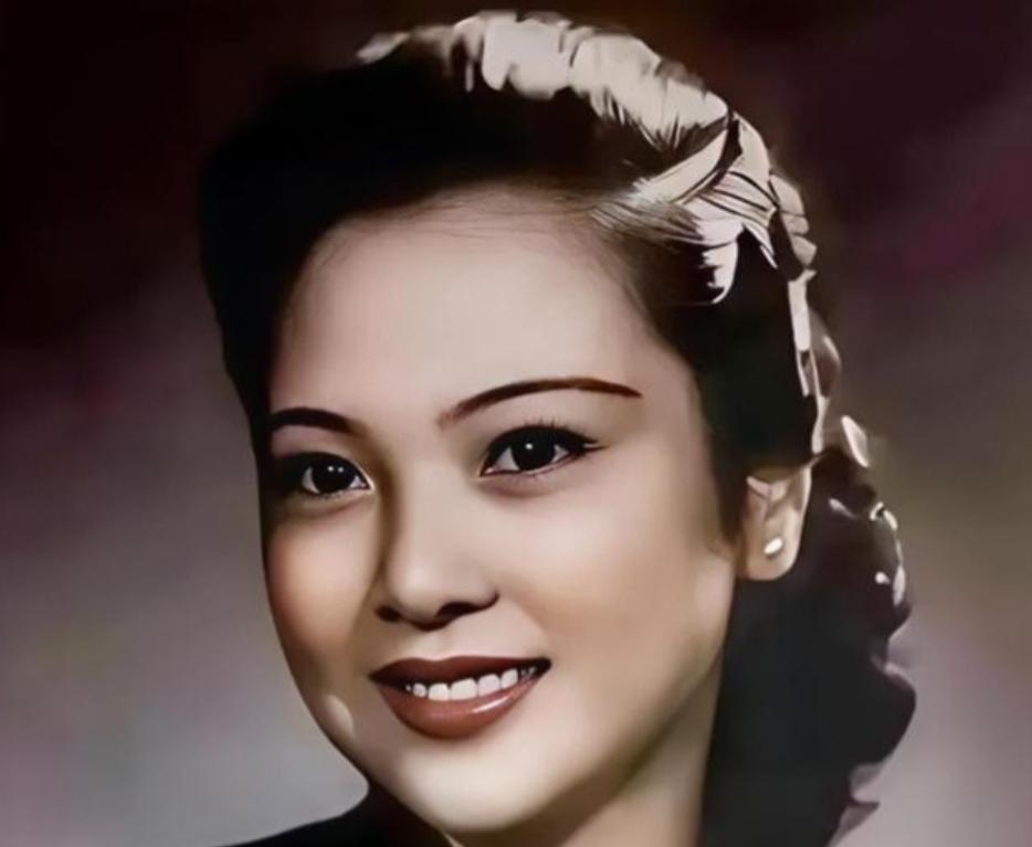 1941 年一天深夜， 戴笠把他的秘书周志英 抱到了床上，两人一番激情过后，周志