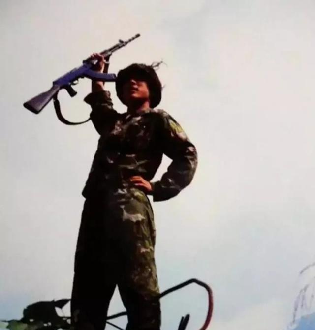 1984年4月28日，在收复老山的战役中，张志平第一个冲上老山主峰，被誉为“老山