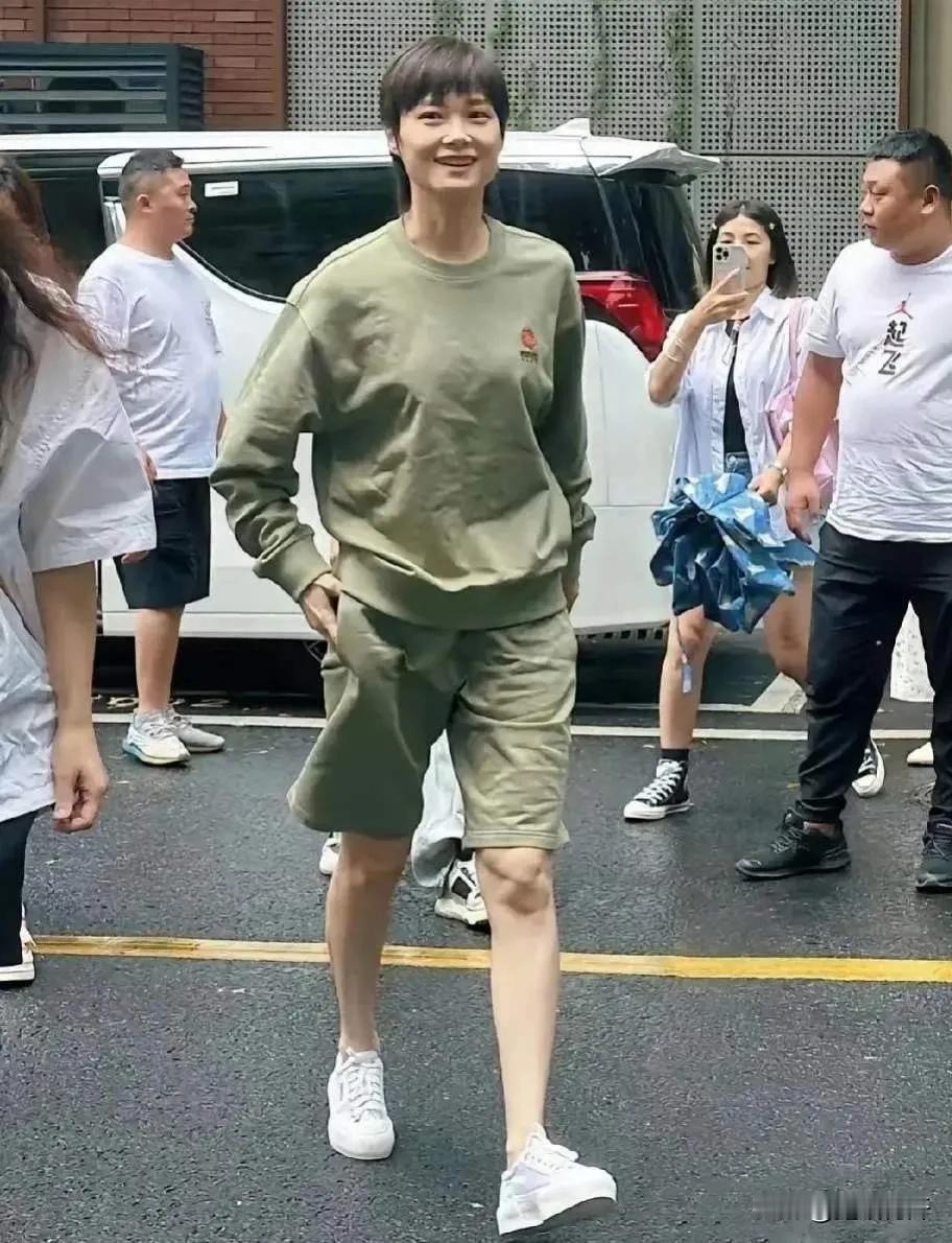 李宇春从未有过绯闻，至今未婚，不知究竟是为啥？
1984年李宇春出生在四川成都，