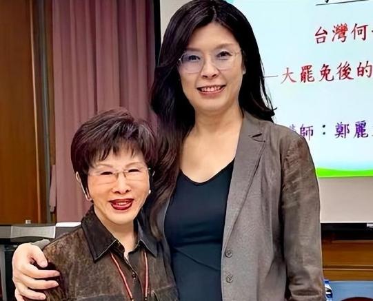 郑丽文会是下一个洪秀柱吗？不可能！很多人以为，她的命运和洪秀柱一样，都捏在美国人