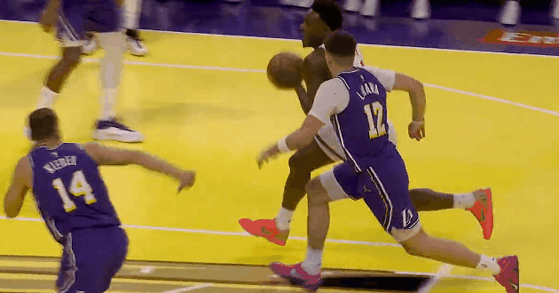 科比布朗这么强！隔扣拉拉维亚和克勒贝尔



科比布朗打的不错，反击冲起来，面对