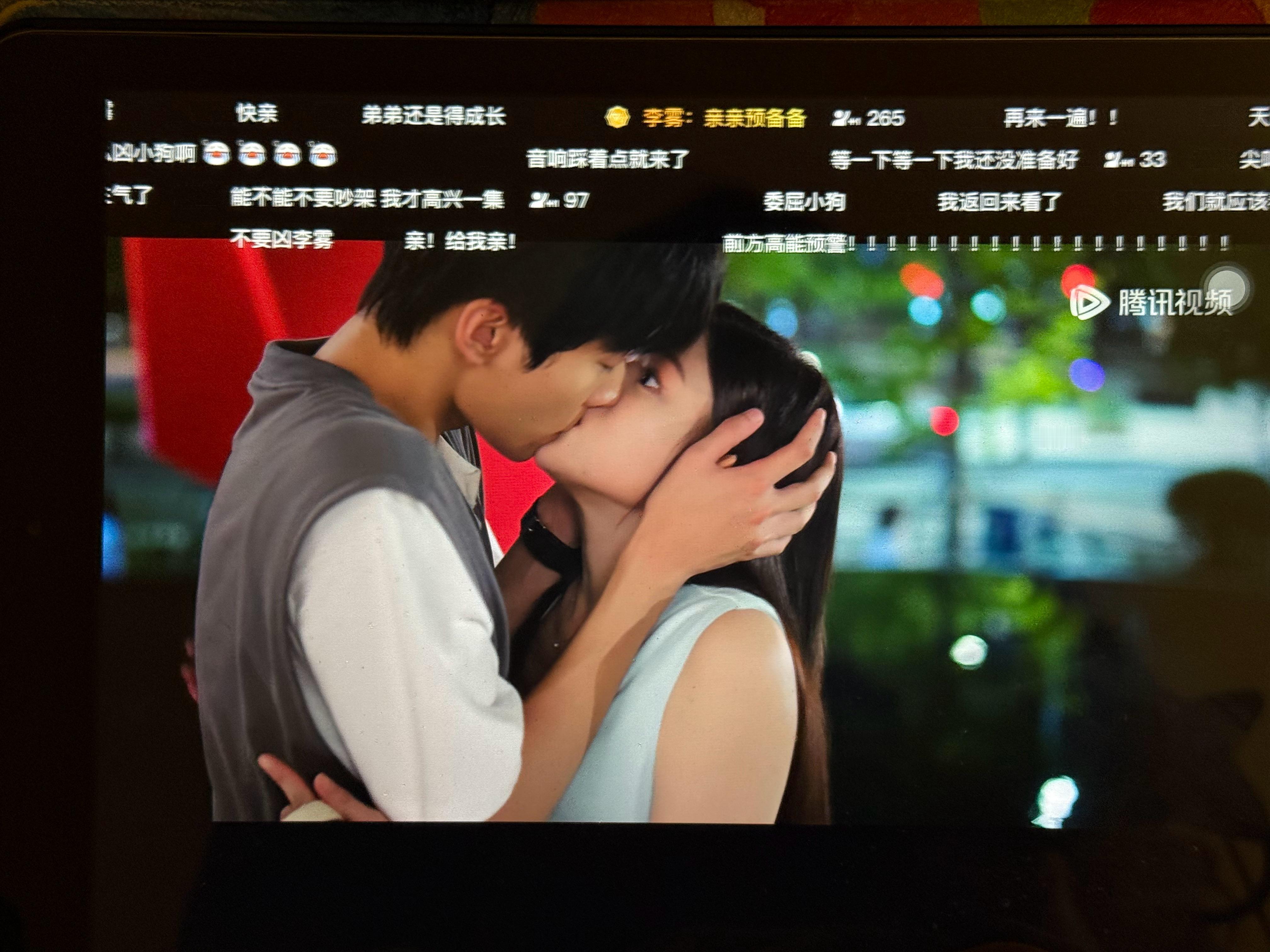 哪有小狗一直哭！！！！！！！！！！ 