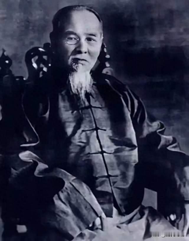 林森死后人 们打开他随身携带小箱，里面竟是一颗女人的头骨
