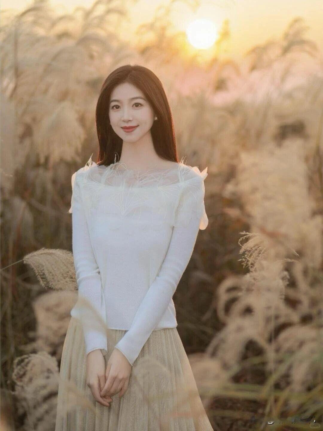 芦苇荡里一键入秋！9个随手摆都温柔的pose，拍完自带电影滤镜，浪漫到溢出屏幕！