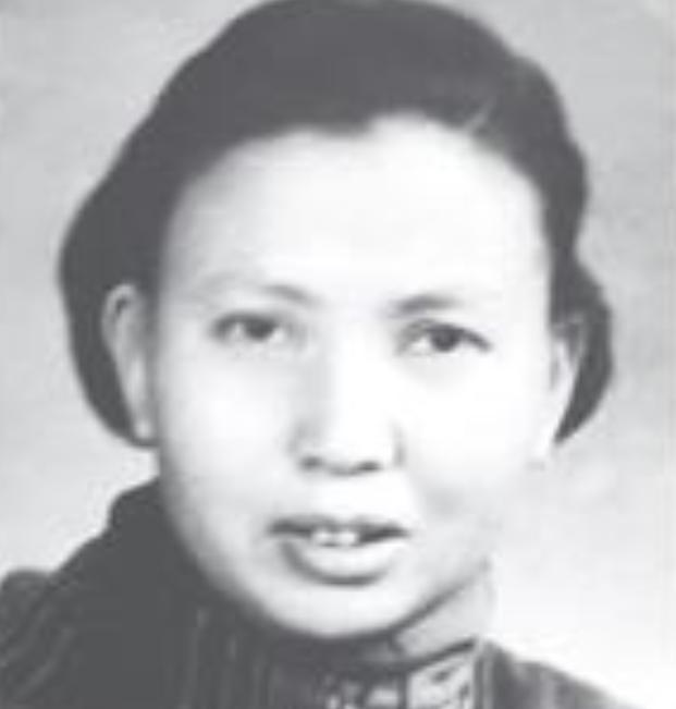 1941年，21岁的女战士莫林被活埋前，敌人竟突然问：“你认识莫林吗？”，莫林一
