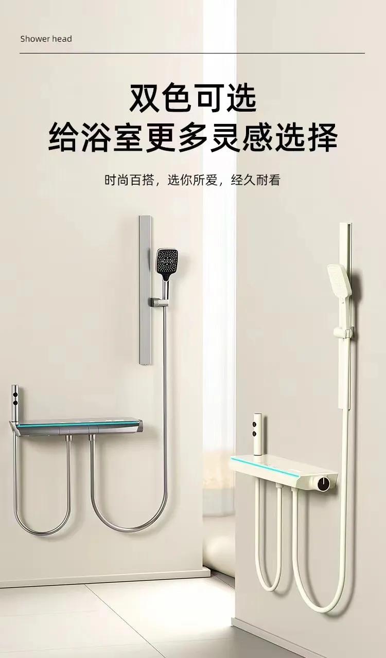 今天放假一天，预祝各位中大奖