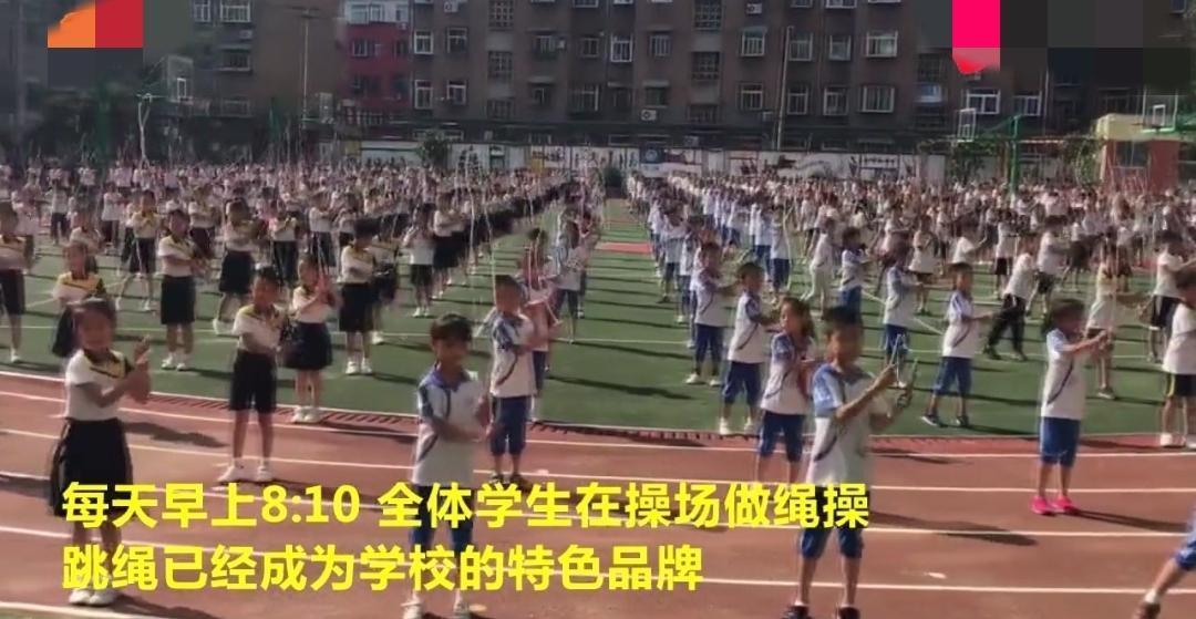 太燃了！两位11岁小学生跳绳封神，30秒跳204次+一年逆袭夺冠，天赋藏着极致努