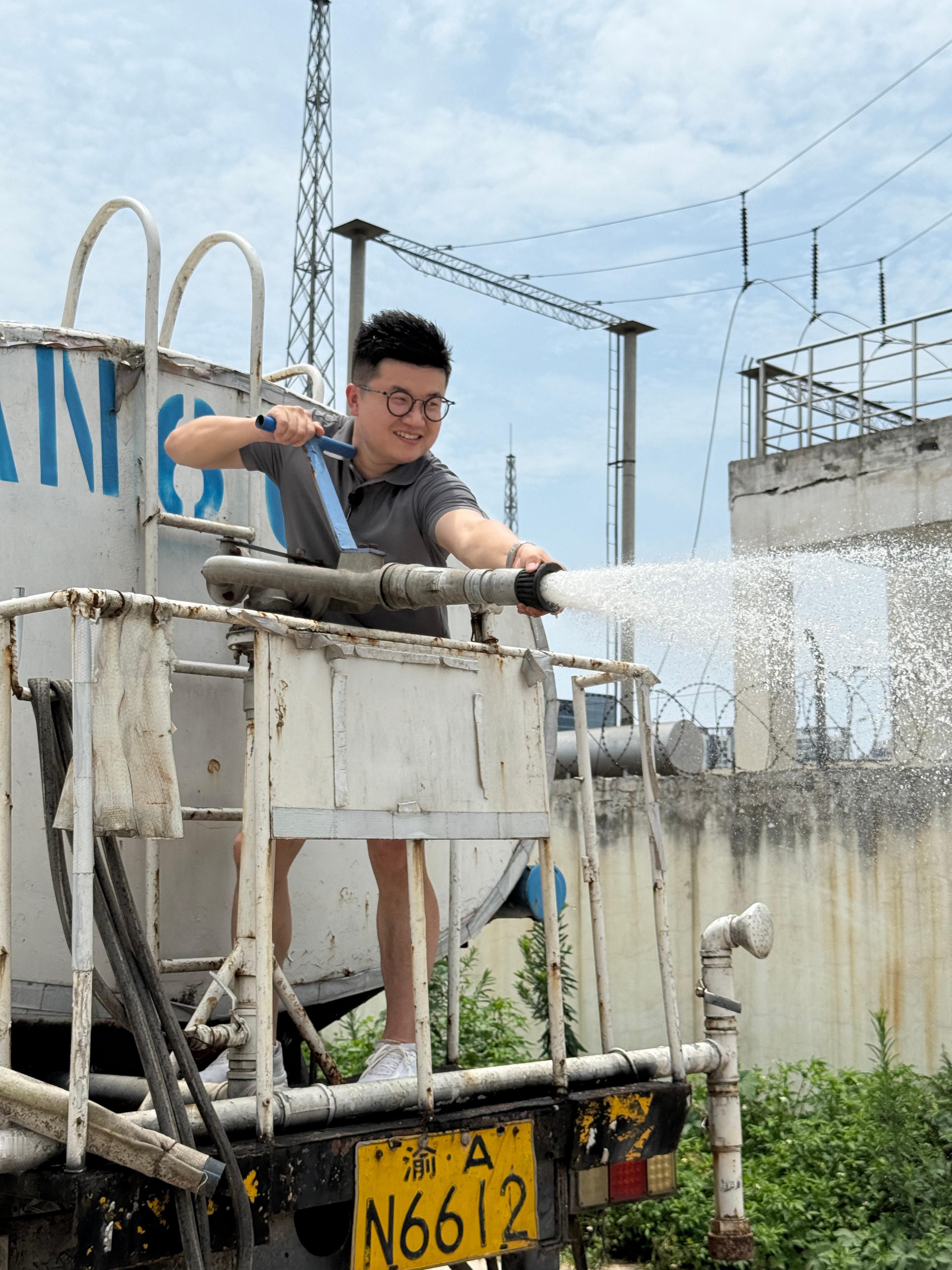 很硬的兄弟们早早早！ 