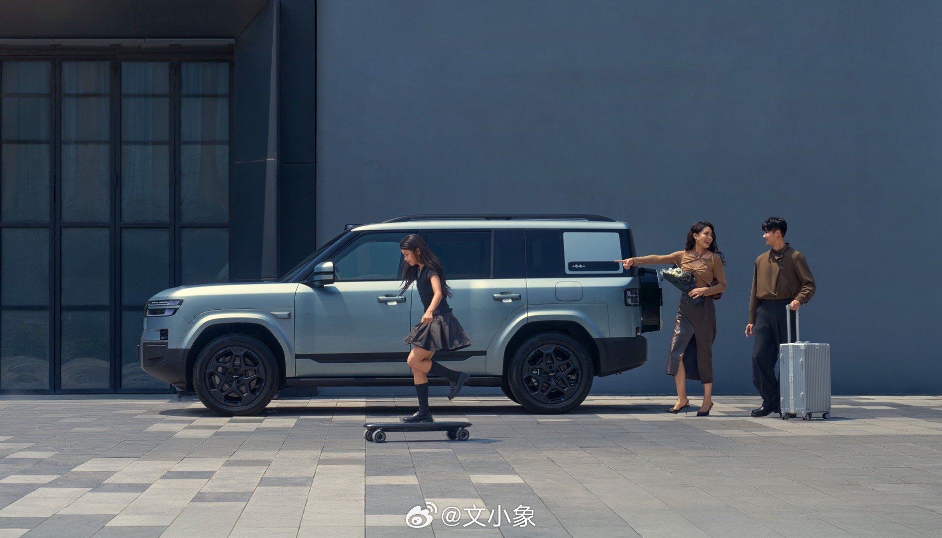 太惊喜了！比亚迪“大五座天花板”方程豹钛7火爆上市，售价居然17.98万起！作为