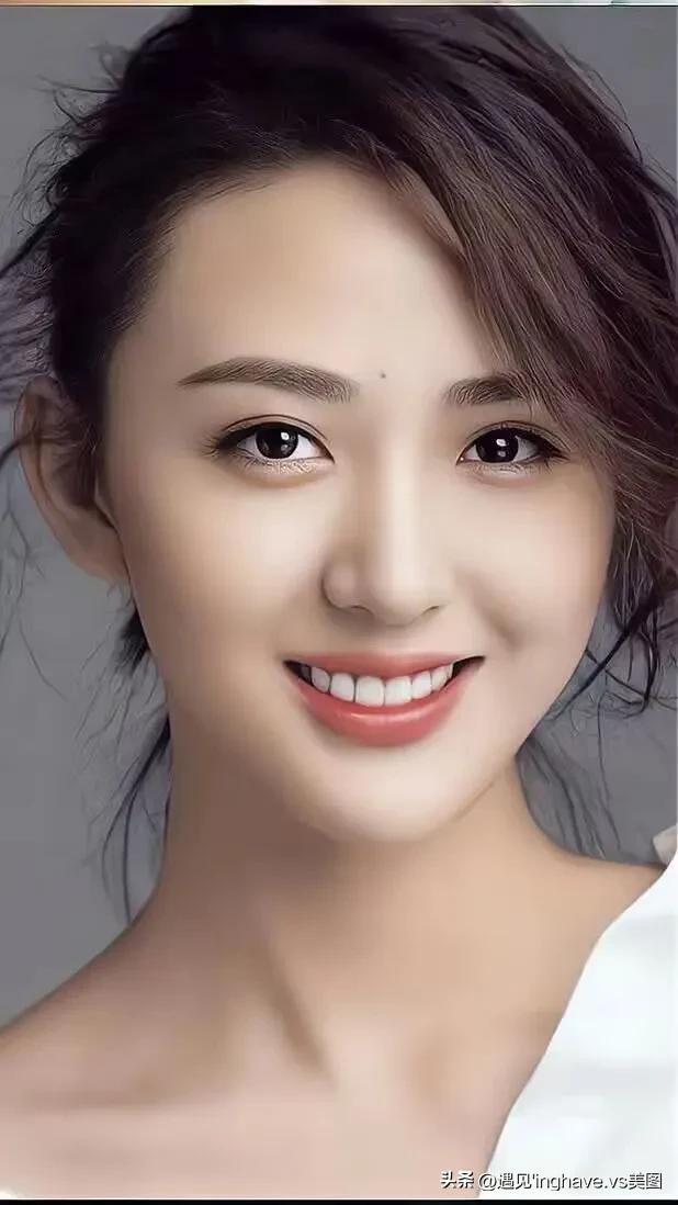 谁能告诉我这个美女叫什么名字？